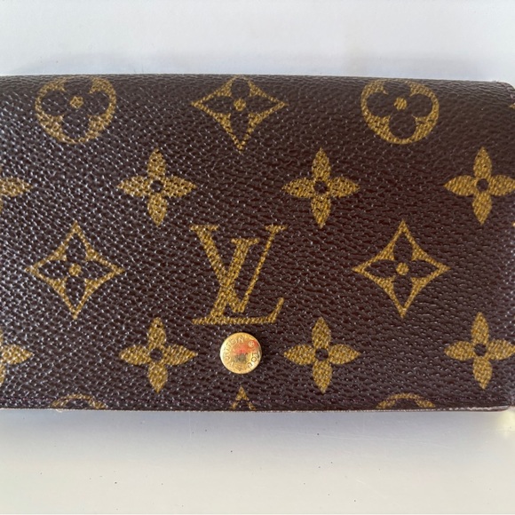 Louis Vuitton Porte Monnaie Tresor Monogram Wallet - Picture 1 of 12